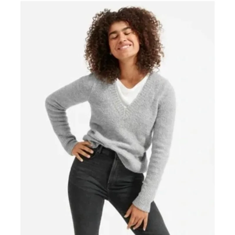 Everlane Womens The Teddy Vneck Sweater XXS Gray Wool Blend Thin Thick Dense