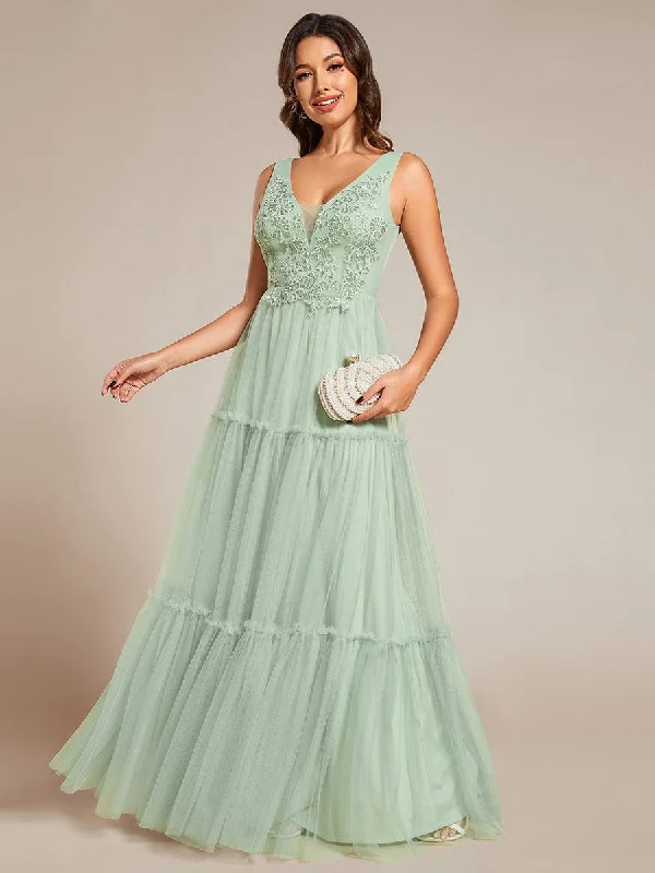 Chic See-Through Sleeveless Tulle Formal Evening Dress with Applique Tunics Sophisticated sleek